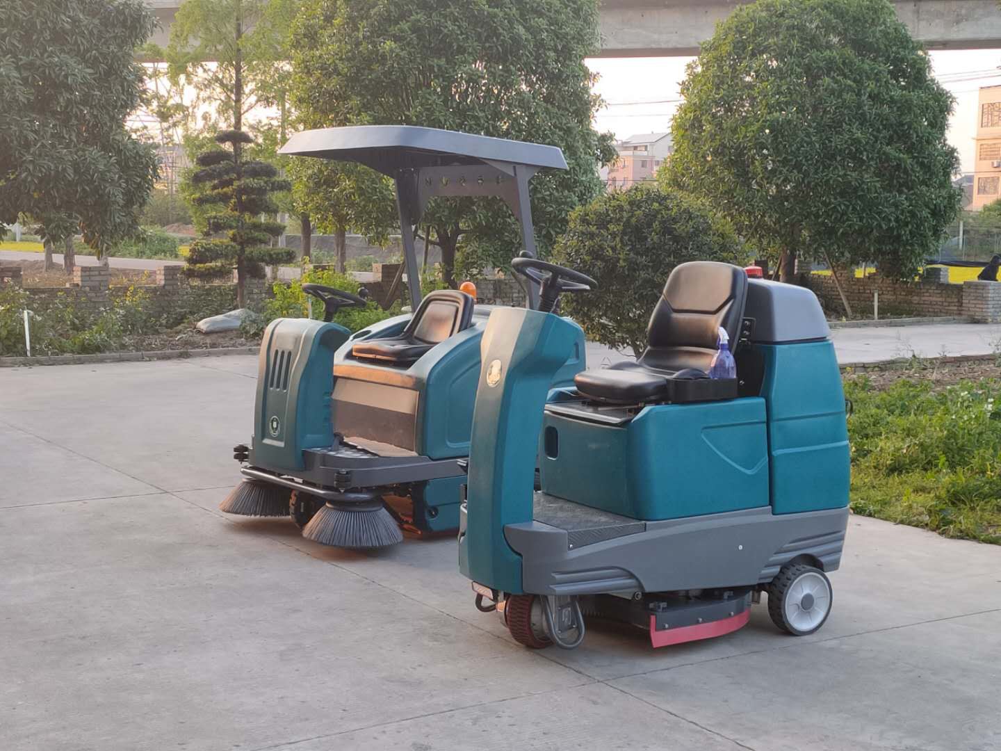 洁士S70B大型双刷驾驶式芭乐APP下载官方网站地址进入，双刷驾驶式洗地车，双刷驾驶式芭乐视频在线播放，双刷驾驶式扫地车