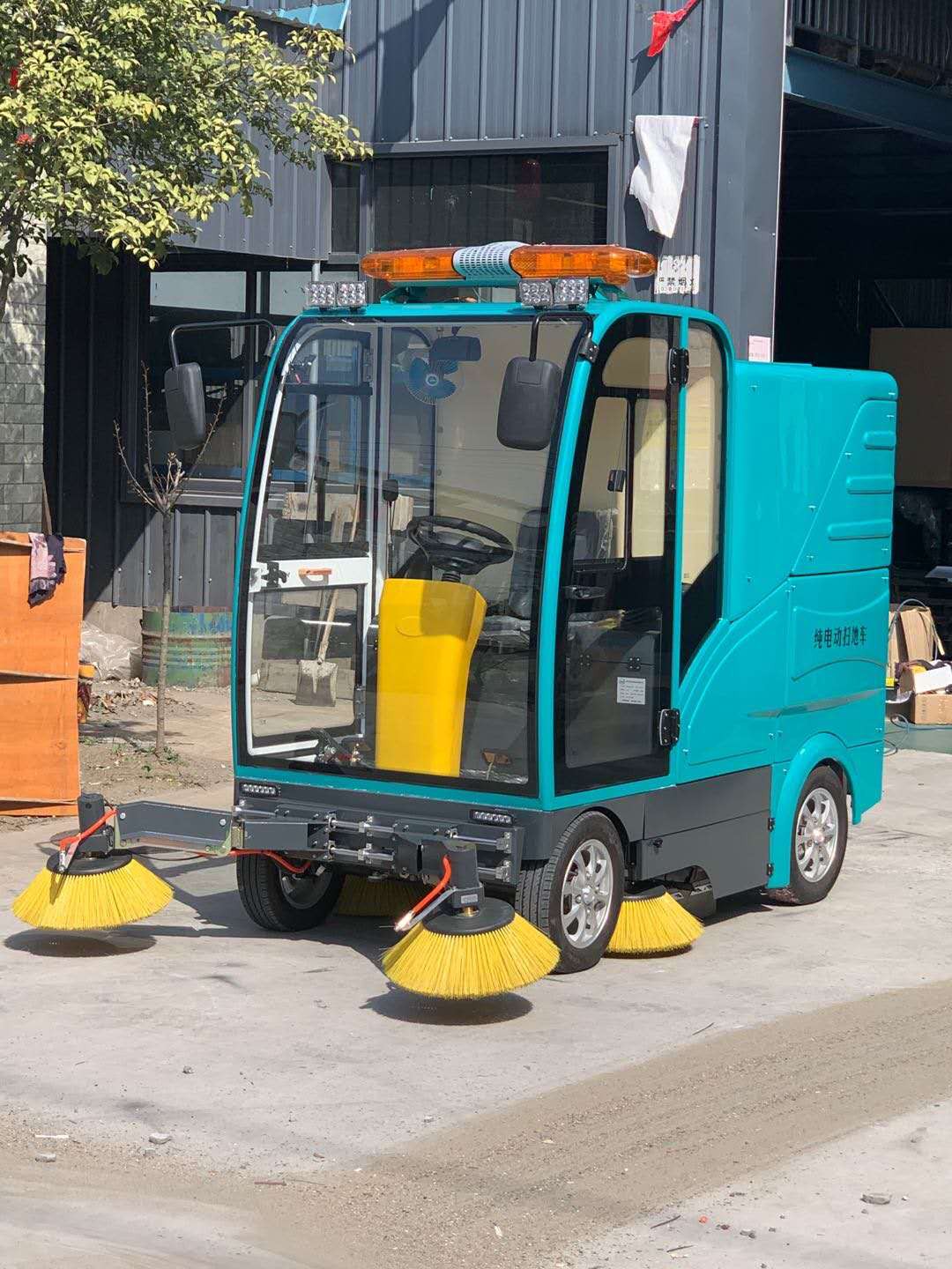 洁士AM2500TM电动四轮全封闭驾驶式扫地车/四轮全封闭驾驶式芭乐视频在线播放/四轮全封闭驾驶式清扫车/四轮全封闭驾驶式清扫机/四轮全封闭驾驶式扫路机/四轮全封闭驾驶式扫路车