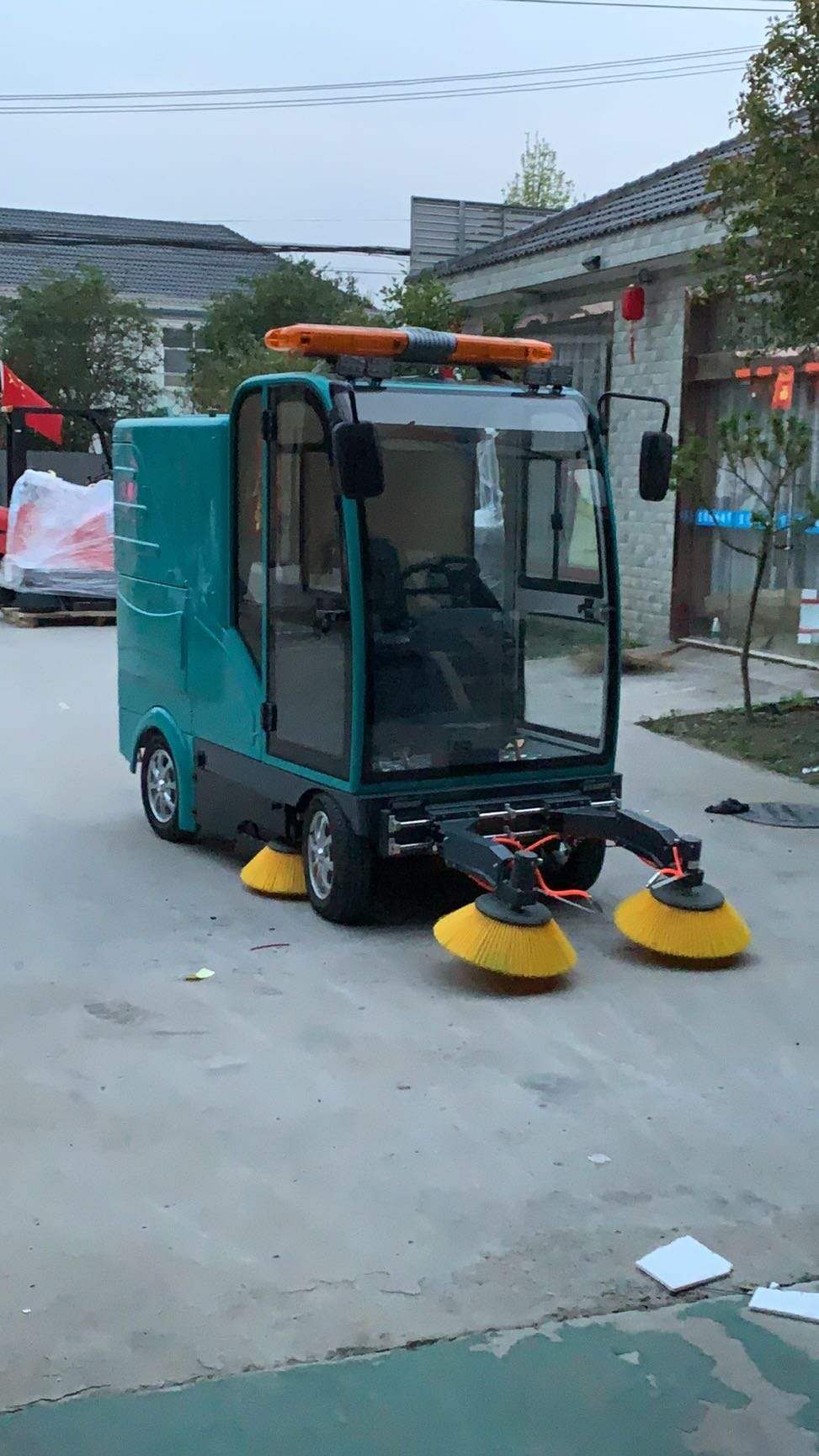 洁士AM2500TM电动四轮全封闭驾驶式扫地车/四轮全封闭驾驶式芭乐视频在线播放/四轮全封闭驾驶式清扫车/四轮全封闭驾驶式清扫机/四轮全封闭驾驶式扫路机/四轮全封闭驾驶式扫路车